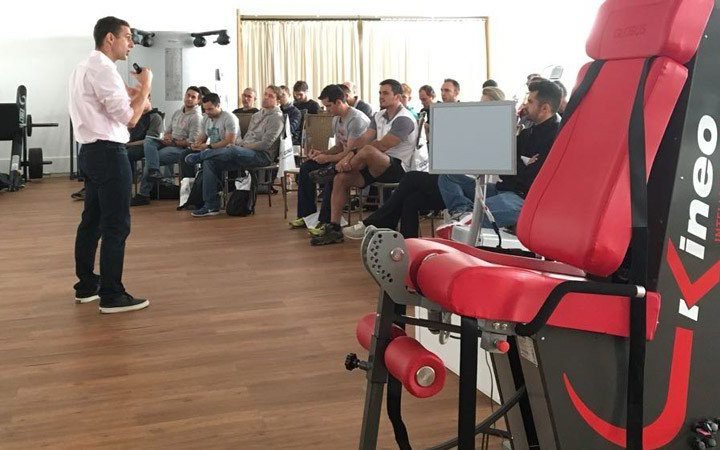 Treinamento de força aplicada à performance e reabilitação.